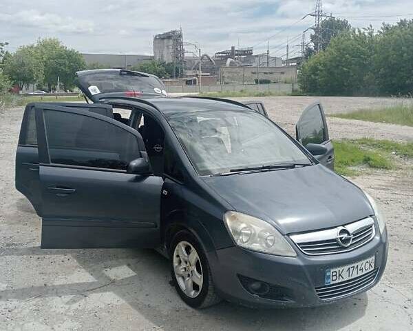 Синий Опель Зафира, объемом двигателя 1.7 л и пробегом 290 тыс. км за 6000 $, фото 1 на Automoto.ua