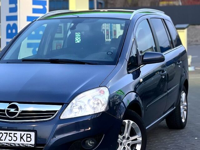 Синий Опель Зафира, объемом двигателя 1.6 л и пробегом 212 тыс. км за 5750 $, фото 1 на Automoto.ua