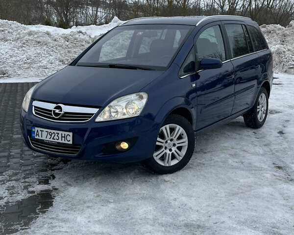 Синий Опель Зафира, объемом двигателя 1.69 л и пробегом 297 тыс. км за 5950 $, фото 1 на Automoto.ua