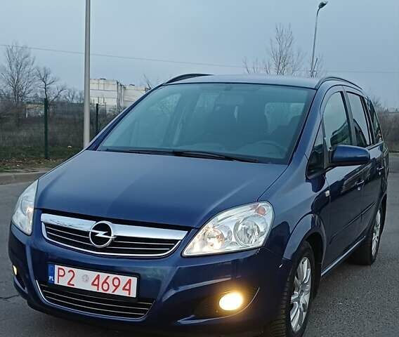 Синий Опель Зафира, объемом двигателя 1.8 л и пробегом 280 тыс. км за 7000 $, фото 1 на Automoto.ua