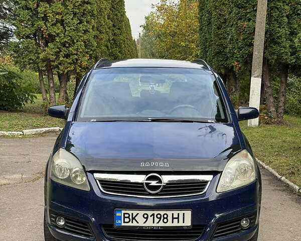 Синій Опель Зафіра, об'ємом двигуна 1.91 л та пробігом 330 тис. км за 5200 $, фото 1 на Automoto.ua