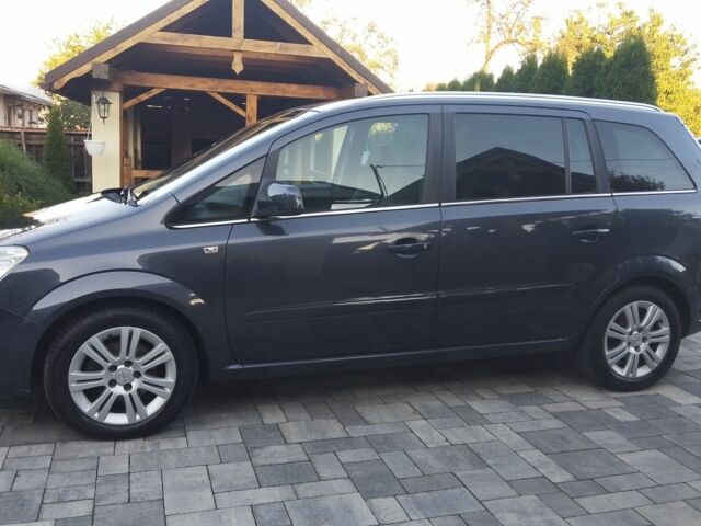 Синий Опель Зафира, объемом двигателя 1.8 л и пробегом 255 тыс. км за 6850 $, фото 1 на Automoto.ua