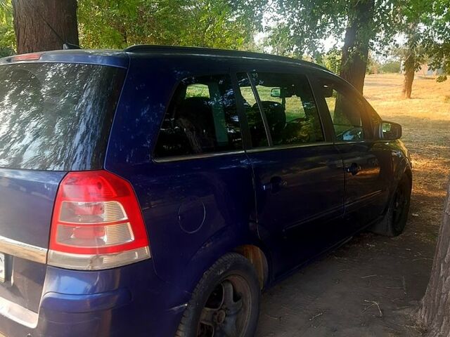 Синий Опель Зафира, объемом двигателя 1.7 л и пробегом 486 тыс. км за 4750 $, фото 1 на Automoto.ua