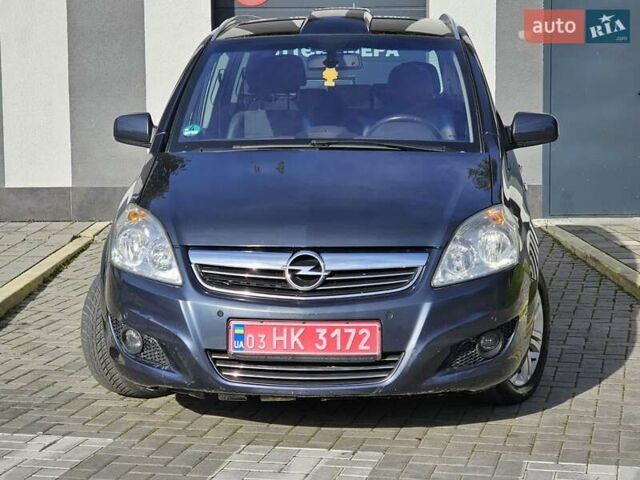 Синий Опель Зафира, объемом двигателя 1.7 л и пробегом 241 тыс. км за 7200 $, фото 1 на Automoto.ua