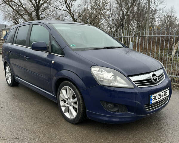 Синий Опель Зафира, объемом двигателя 1.8 л и пробегом 255 тыс. км за 5950 $, фото 1 на Automoto.ua