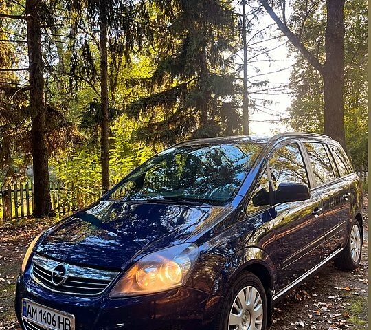 Синий Опель Зафира, объемом двигателя 1.7 л и пробегом 40000 тыс. км за 6750 $, фото 1 на Automoto.ua