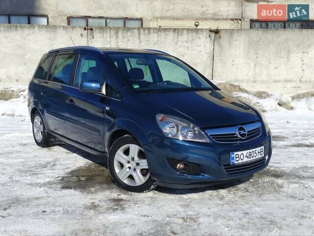 Синий Опель Зафира, объемом двигателя 1.6 л и пробегом 140 тыс. км за 7899 $, фото 1 на Automoto.ua