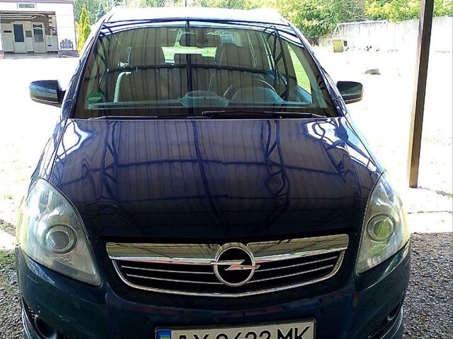 Синий Опель Зафира, объемом двигателя 1.7 л и пробегом 246 тыс. км за 6500 $, фото 1 на Automoto.ua