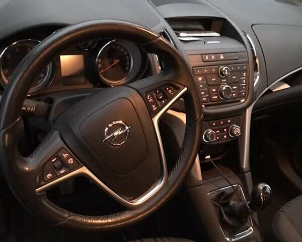 Синий Опель Зафира, объемом двигателя 1.96 л и пробегом 187 тыс. км за 10500 $, фото 1 на Automoto.ua