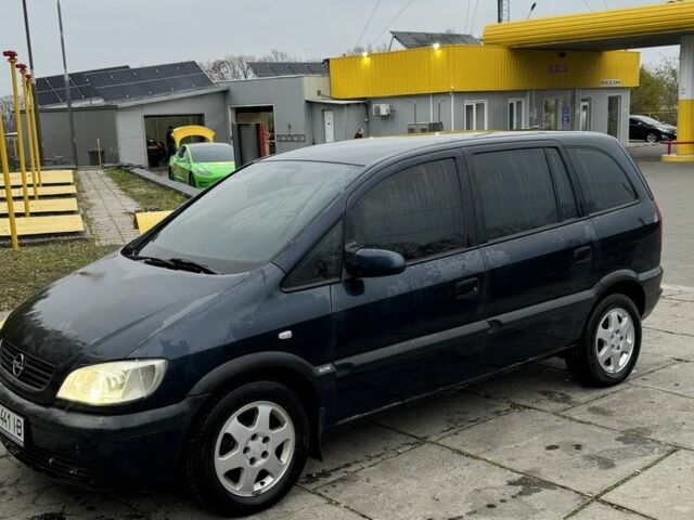 Синий Опель Зафира, объемом двигателя 0 л и пробегом 240 тыс. км за 1900 $, фото 1 на Automoto.ua