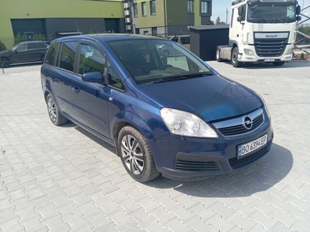 Синий Опель Зафира, объемом двигателя 1.8 л и пробегом 300 тыс. км за 3800 $, фото 1 на Automoto.ua
