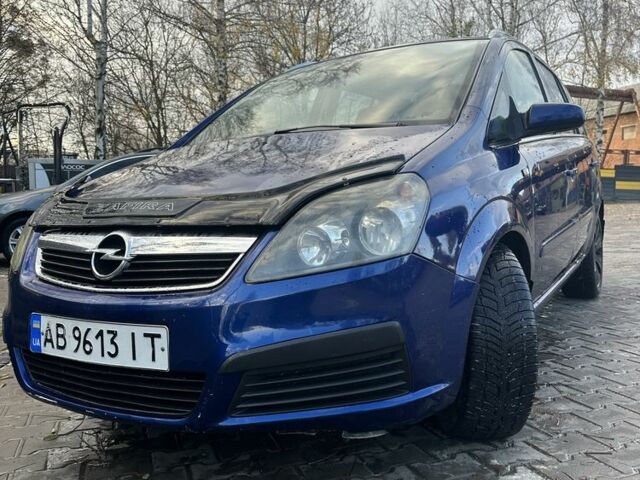 Синий Опель Зафира, объемом двигателя 1.9 л и пробегом 460 тыс. км за 5200 $, фото 1 на Automoto.ua