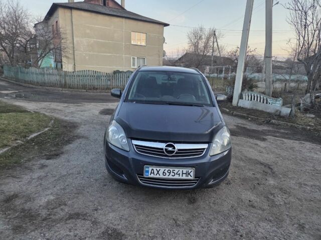 Синий Опель Зафира, объемом двигателя 1.7 л и пробегом 325 тыс. км за 7300 $, фото 1 на Automoto.ua