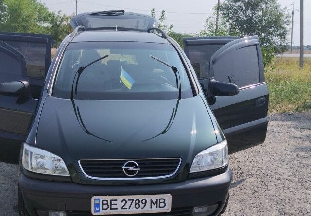 Зелений Опель Зафіра, об'ємом двигуна 2 л та пробігом 450 тис. км за 4200 $, фото 1 на Automoto.ua
