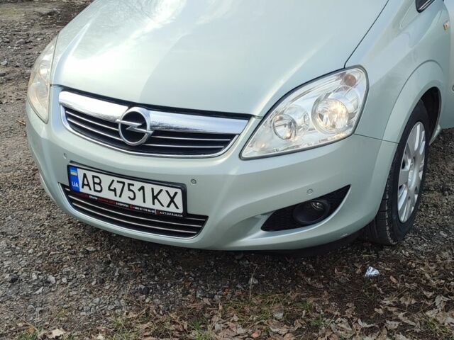 Зеленый Опель Зафира, объемом двигателя 1.6 л и пробегом 260 тыс. км за 6100 $, фото 1 на Automoto.ua