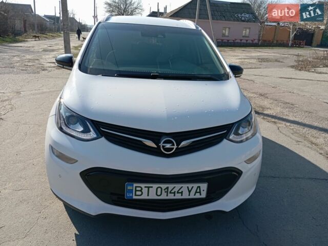 Белый Опель Ampera-e, объемом двигателя 0 л и пробегом 280 тыс. км за 12300 $, фото 1 на Automoto.ua