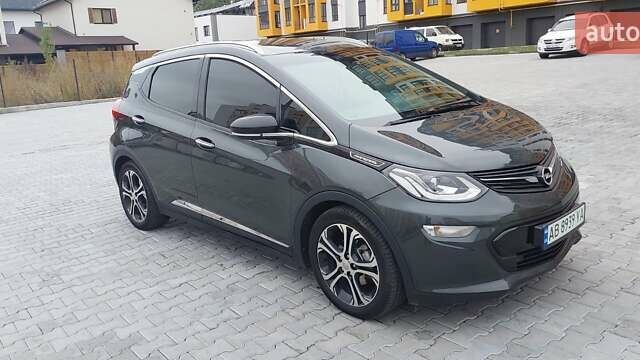 Серый Опель Ampera-e, объемом двигателя 0 л и пробегом 93 тыс. км за 15450 $, фото 1 на Automoto.ua