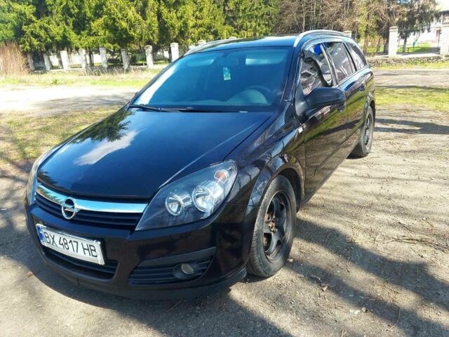 Черный Опель Arena, объемом двигателя 1.6 л и пробегом 300 тыс. км за 3900 $, фото 1 на Automoto.ua
