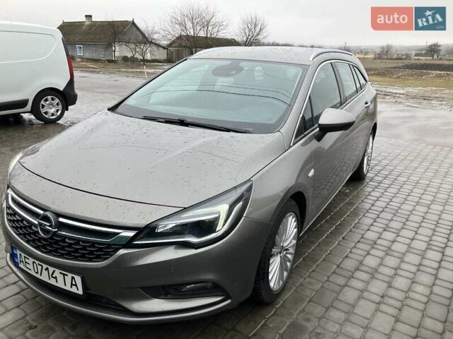 Бежевий Опель Astra Sports Tourer, об'ємом двигуна 1.6 л та пробігом 176 тис. км за 11200 $, фото 1 на Automoto.ua