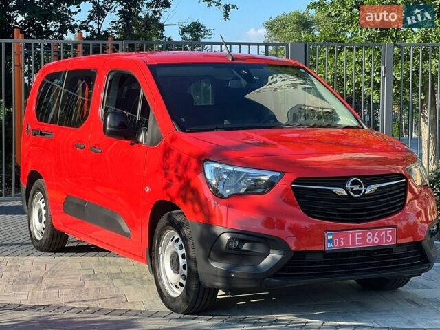Красный Опель Combo-e, объемом двигателя 0 л и пробегом 73 тыс. км за 19000 $, фото 1 на Automoto.ua