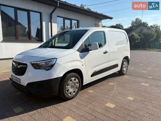 Белый Опель Combo Cargo, объемом двигателя 1.5 л и пробегом 190 тыс. км за 11700 $, фото 1 на Automoto.ua