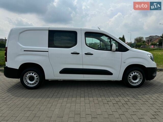 Білий Опель Combo Cargo, об'ємом двигуна 1.5 л та пробігом 170 тис. км за 12599 $, фото 1 на Automoto.ua