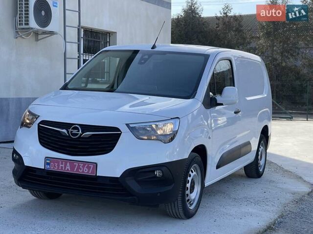 Білий Опель Combo Cargo, об'ємом двигуна 1.5 л та пробігом 140 тис. км за 12999 $, фото 1 на Automoto.ua