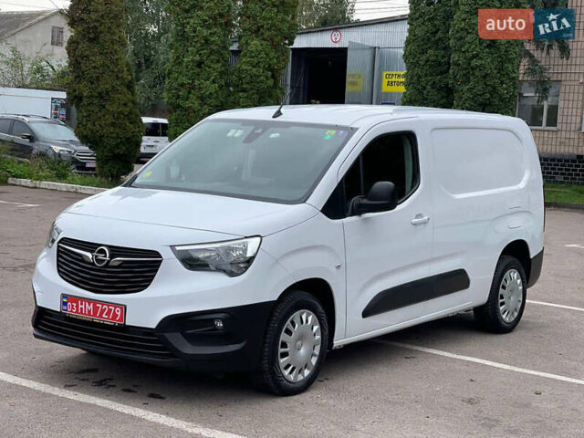 Белый Опель Combo Cargo, объемом двигателя 1.5 л и пробегом 230 тыс. км за 11800 $, фото 1 на Automoto.ua