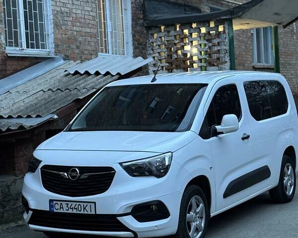 Белый Опель Combo Cargo, объемом двигателя 1.5 л и пробегом 220 тыс. км за 14700 $, фото 1 на Automoto.ua