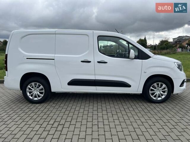 Білий Опель Combo Cargo, об'ємом двигуна 1.5 л та пробігом 60 тис. км за 13999 $, фото 1 на Automoto.ua