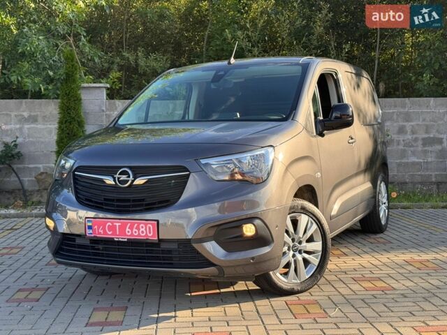 Жовтий Опель Combo Cargo, об'ємом двигуна 1.5 л та пробігом 71 тис. км за 17900 $, фото 1 на Automoto.ua