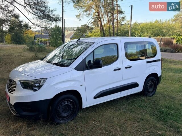 Білий Опель Combo Life, об'ємом двигуна 1.5 л та пробігом 92 тис. км за 13200 $, фото 1 на Automoto.ua