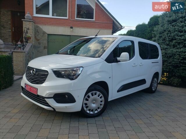 Белый Опель Combo Life, объемом двигателя 1.5 л и пробегом 191 тыс. км за 14800 $, фото 1 на Automoto.ua