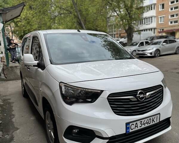 Белый Опель Combo Life, объемом двигателя 1.5 л и пробегом 170 тыс. км за 15300 $, фото 1 на Automoto.ua