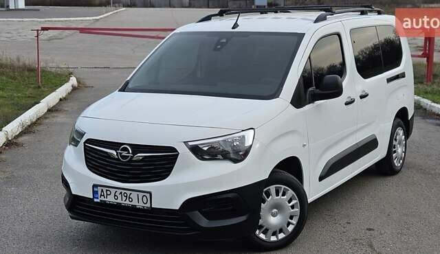 Білий Опель Combo Life, об'ємом двигуна 1.6 л та пробігом 76 тис. км за 18500 $, фото 1 на Automoto.ua