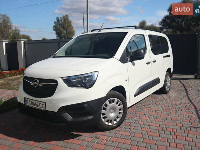 Білий Опель Combo Life, об'ємом двигуна 1.56 л та пробігом 106 тис. км за 18700 $, фото 1 на Automoto.ua