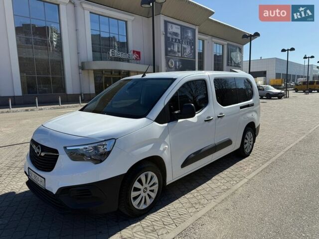 Белый Опель Combo Life, объемом двигателя 1.56 л и пробегом 97 тыс. км за 17250 $, фото 1 на Automoto.ua