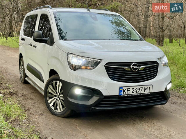 Белый Опель Combo Life, объемом двигателя 1.5 л и пробегом 78 тыс. км за 19500 $, фото 1 на Automoto.ua