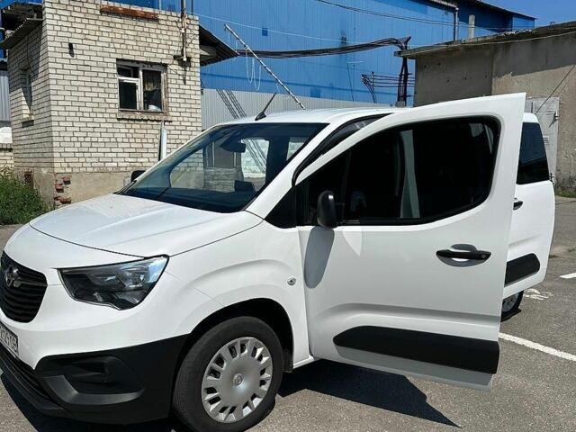 Білий Опель Combo Life, об'ємом двигуна 1.5 л та пробігом 200 тис. км за 16500 $, фото 1 на Automoto.ua