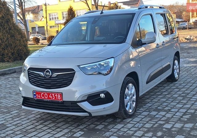 Серый Опель Combo Life, объемом двигателя 1.5 л и пробегом 167 тыс. км за 16950 $, фото 1 на Automoto.ua