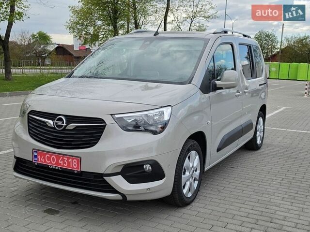 Серый Опель Combo Life, объемом двигателя 1.5 л и пробегом 167 тыс. км за 15850 $, фото 1 на Automoto.ua