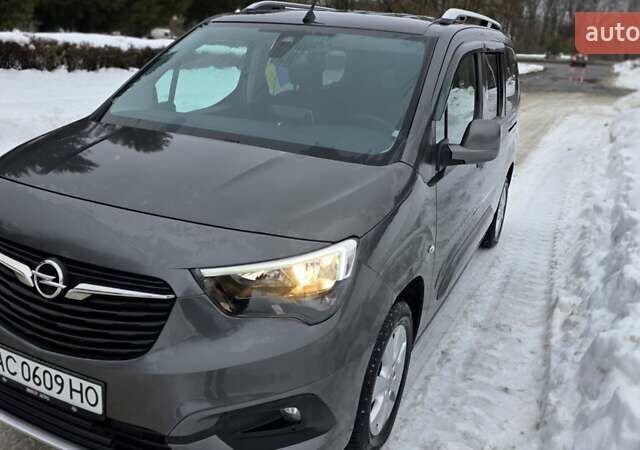 Серый Опель Combo Life, объемом двигателя 1.5 л и пробегом 76 тыс. км за 21000 $, фото 1 на Automoto.ua