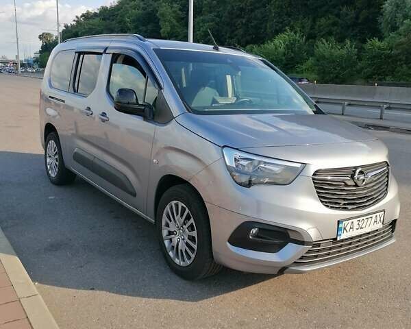 Серый Опель Combo Life, объемом двигателя 1.5 л и пробегом 32 тыс. км за 23332 $, фото 1 на Automoto.ua