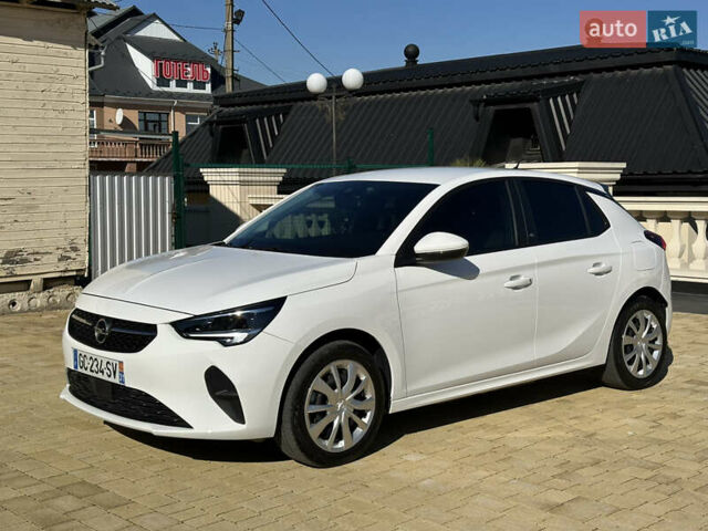Белый Опель Corsa-e, объемом двигателя 0 л и пробегом 50 тыс. км за 12999 $, фото 1 на Automoto.ua