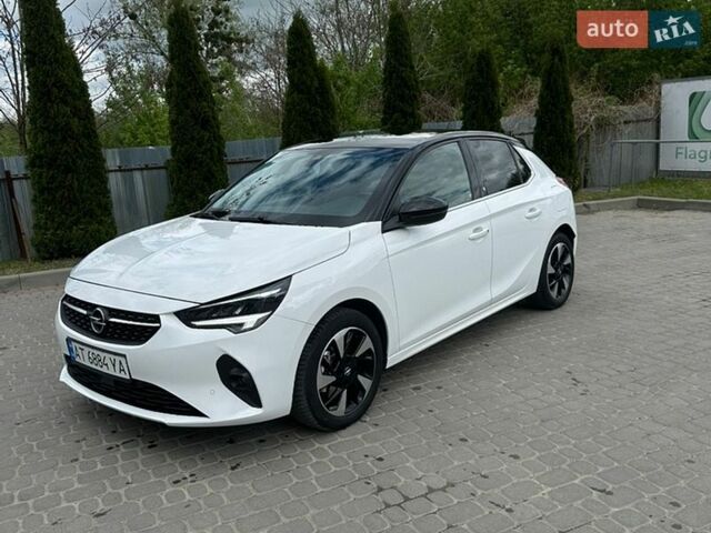 Белый Опель Corsa-e, объемом двигателя 0 л и пробегом 63 тыс. км за 14000 $, фото 1 на Automoto.ua