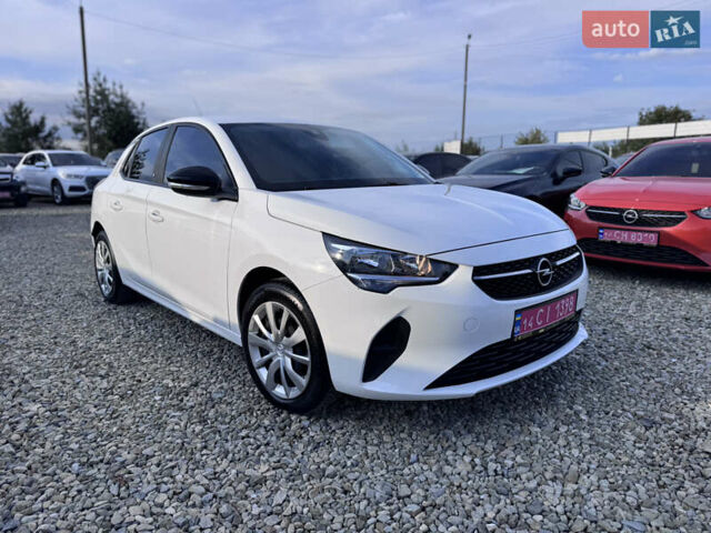 Белый Опель Corsa-e, объемом двигателя 0 л и пробегом 142 тыс. км за 11999 $, фото 1 на Automoto.ua