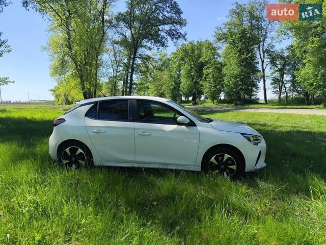 Білий Опель Corsa-e, об'ємом двигуна 0 л та пробігом 24 тис. км за 12980 $, фото 1 на Automoto.ua