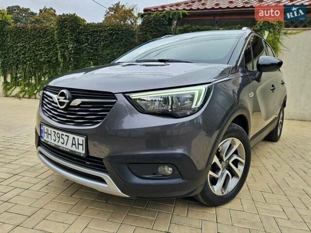 Серый Опель Crossland X, объемом двигателя 1.2 л и пробегом 60 тыс. км за 13999 $, фото 1 на Automoto.ua