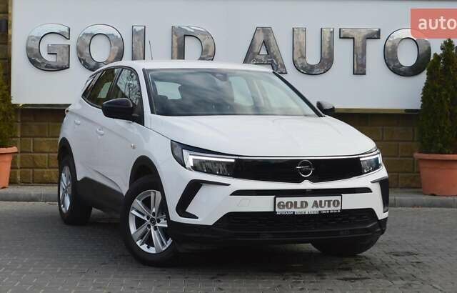 Белый Опель Grandland, объемом двигателя 1.6 л и пробегом 30 тыс. км за 22500 $, фото 1 на Automoto.ua