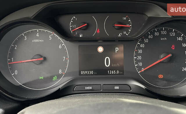 Білий Опель Grandland X, об'ємом двигуна 1.5 л та пробігом 59 тис. км за 18500 $, фото 1 на Automoto.ua